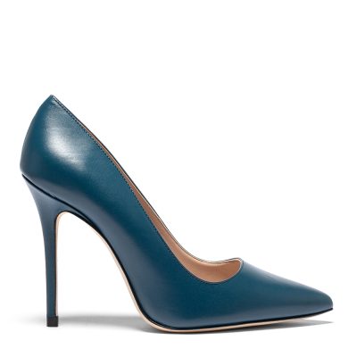 Scarpa decollete donna in pelle blu con tacco 10 cm, modello Cavallini, su sfondo bianco