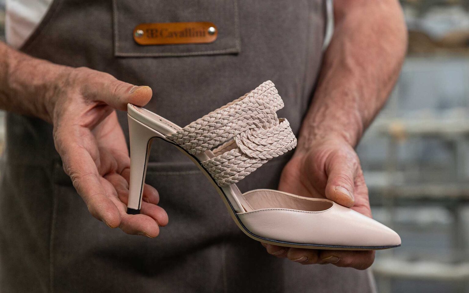 Scarpe nude e cipria donna